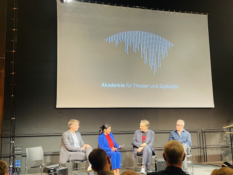 Talkrunde mit Kay Voges, Sebastian Franssen (Architektur.dlx), Marcus Lobbes (Direktor der Akademie für Theater und Digitalität)