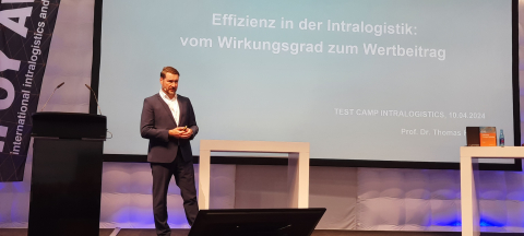 Die Effizienz in der Intralogistik: vom Wirkungsgrad zum Wertbeitrag, war der Fokus des Vortrags von Prof. Dr. Thomas Hanke, wiss. Direktor des Instituts für Infrastruktur, Logistik und Energie der FOM Hochschule