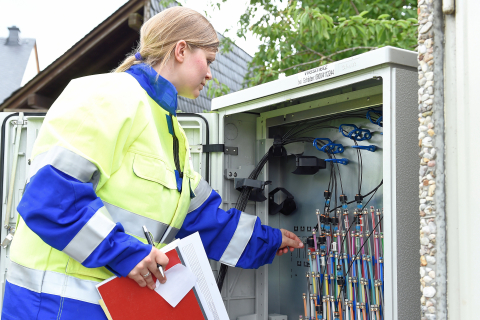  Westconnect plant den Ausbau eines Glasfasernetzes in Dortmund Benninghofen und Löttringhausen. Haushalte und Betriebe haben die Möglichkeit, einen kostenlosen Glasfaseranschluss für ihre Immobilie zu erhalten.