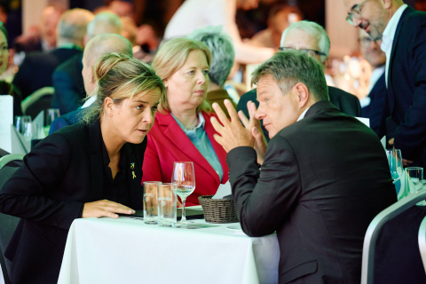 Mona Neubaur und Dr. Robert Habeck im Gespräch beim Hy.Summit24